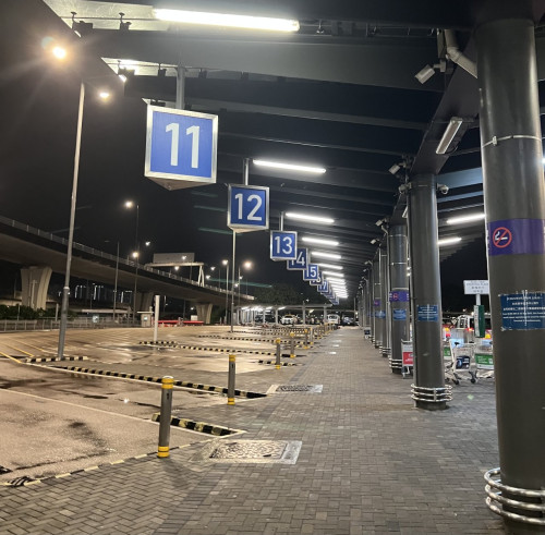 香港國際機場的士上車位置